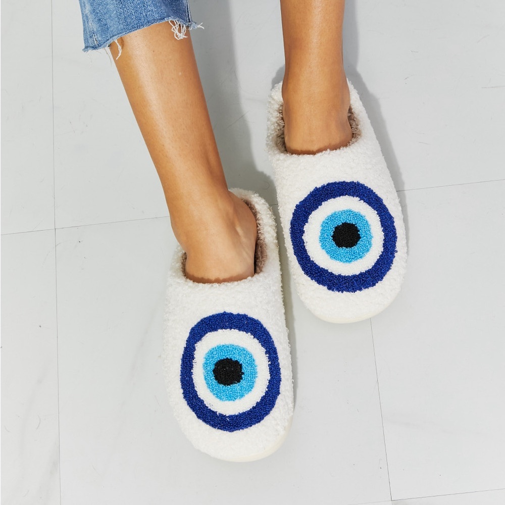 🔥SOLD OUT! Evil Eye 🧿 Protection Plush Slippers